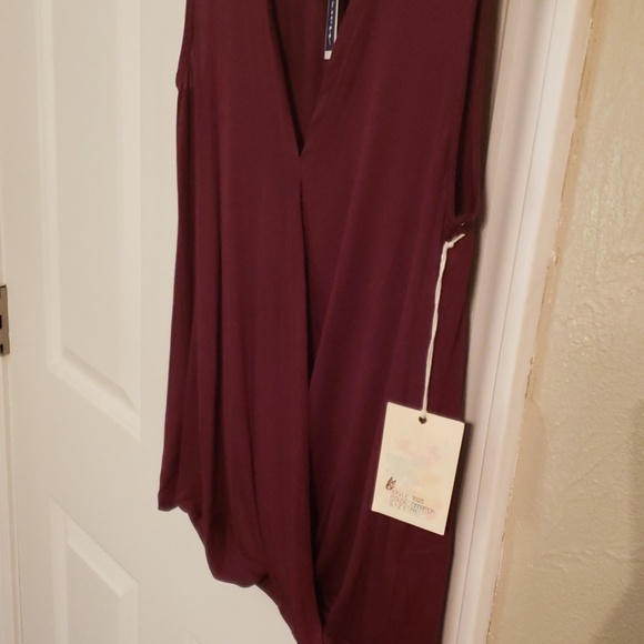Maroon tank top - Picture 6 of 8